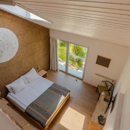 Cavalo De Madeira Arelho