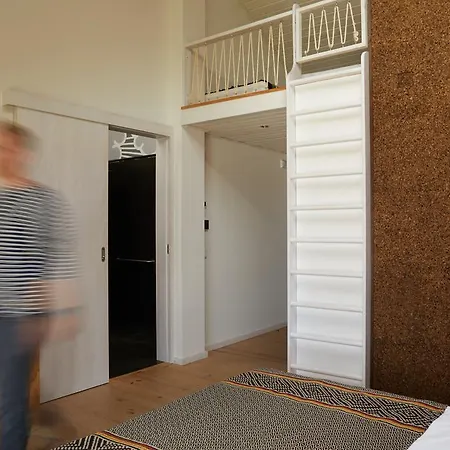 Cavalo De Madeira 3* Arelho