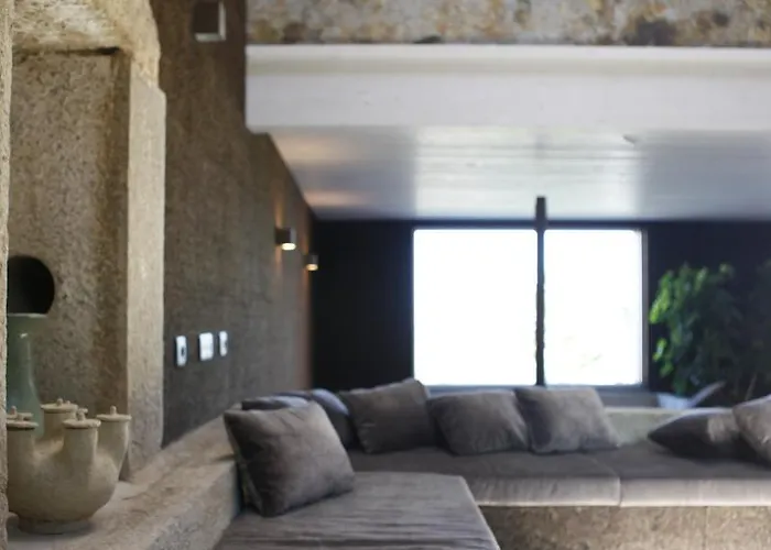 Cavalo De Madeira 3*