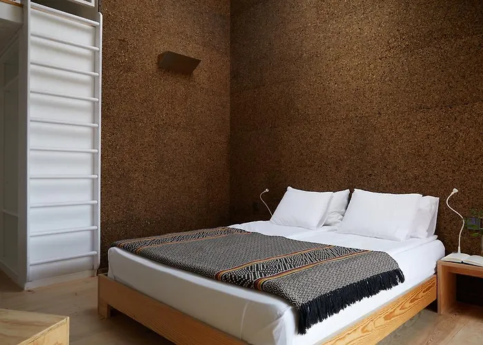 Bed & Breakfast Cavalo De Madeira 3*